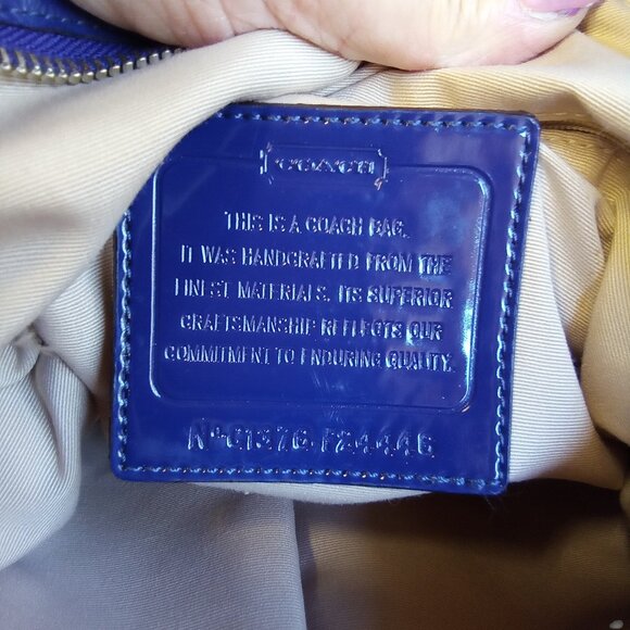 Coach Stunning Shoulder bag EUC No Callouts - Picture 2 of 6